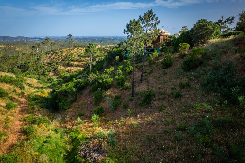 2 000 m&sup2;  Land plot in Monchique