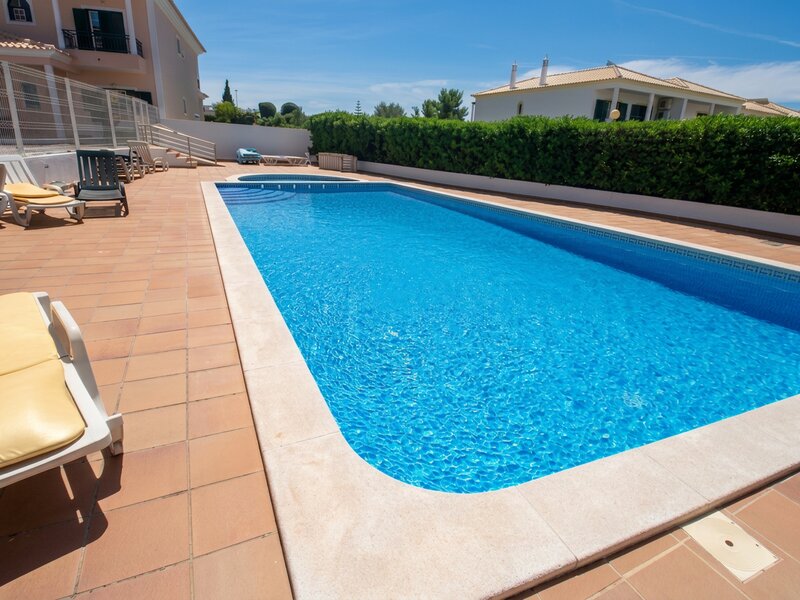 3-bedroom-157m2-House-with-swimming-pool-for-sale-in-Albufeira-Algarve
