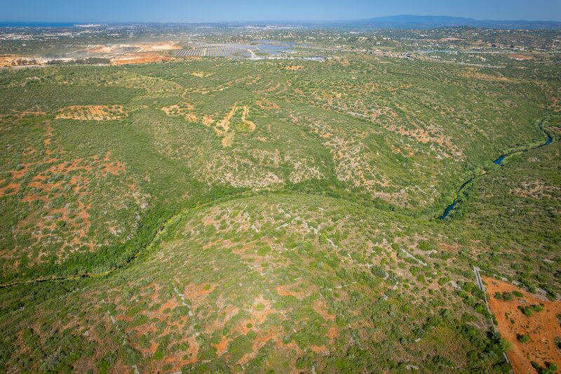 Lote de Terreno com 4 080 m&sup2;  em Albufeira