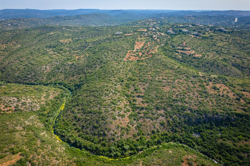 Lote de Terreno com 4 080 m&sup2;  em Albufeira