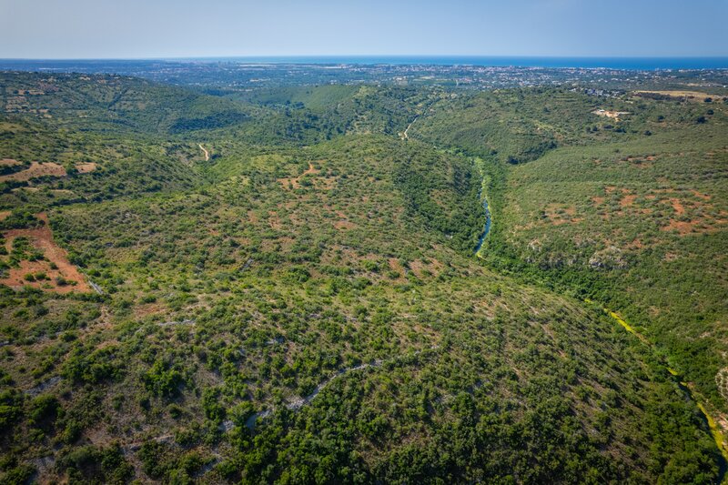 Lote de Terreno com 4 080 m&sup2;  em Albufeira