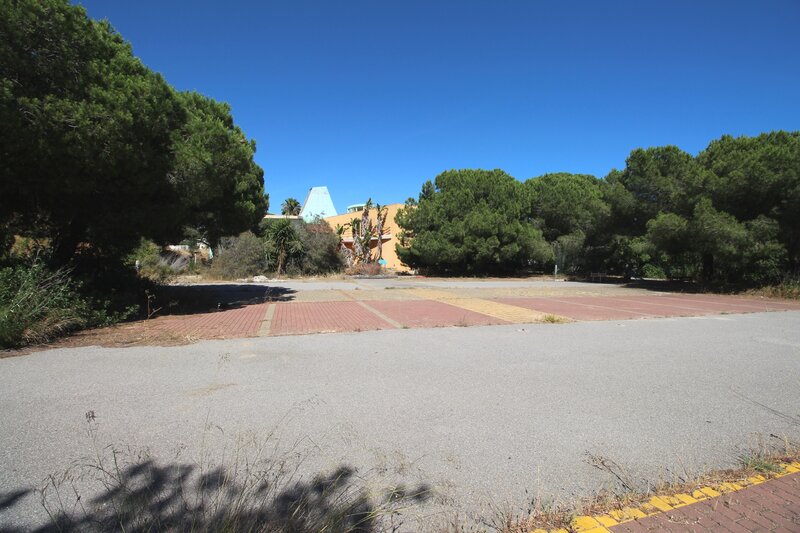 Lote de Terreno com 14 152 m&sup2;  em Albufeira