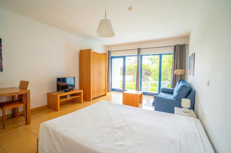  Apartment with swimming pool in Albufeira