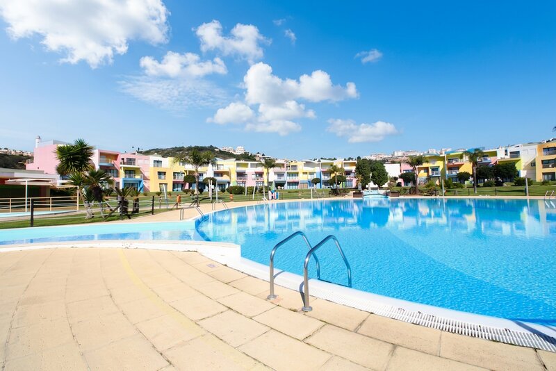  Apartment with swimming pool in Albufeira