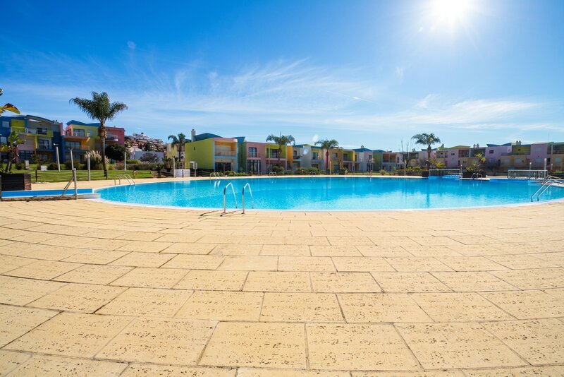  Apartment with swimming pool in Albufeira