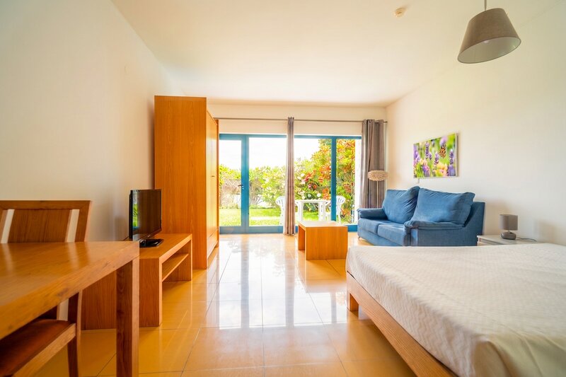  Apartment with swimming pool in Albufeira