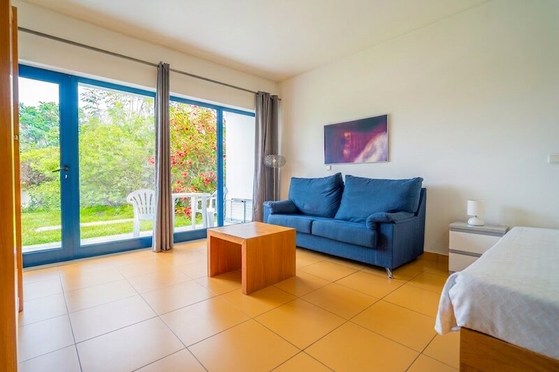  Apartment with swimming pool in Albufeira