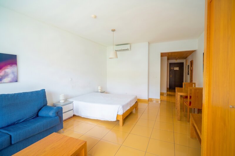  Apartment with swimming pool in Albufeira