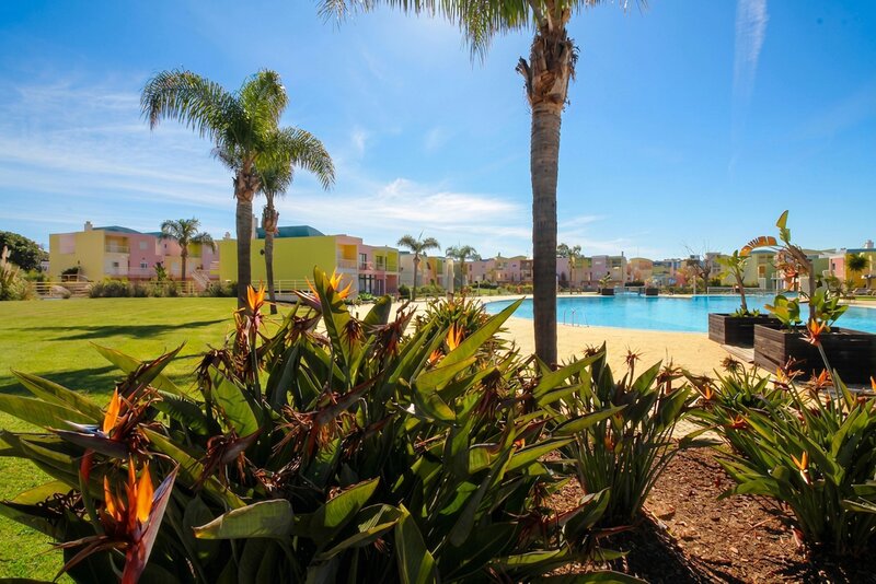  Apartment with swimming pool in Albufeira