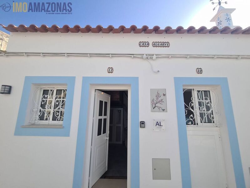 House V0+1 Refurbished in the center Lagoa (Algarve) - equipped kitchen, air conditioning