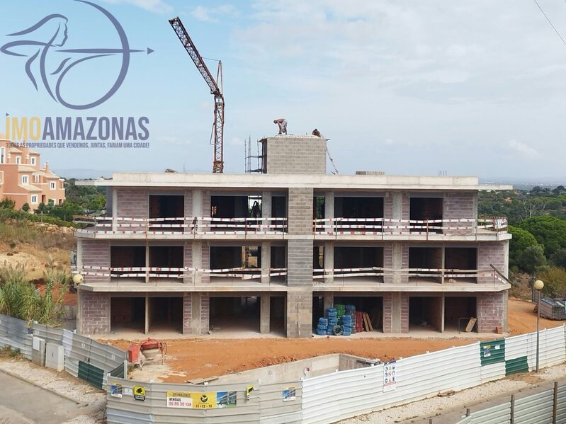 Apartamento T2 Moderno em construção Porches Lagoa (Algarve) - cozinha equipada, ar condicionado, jardim, equipado, painéis solares, muita luz natural, piso radiante, piscina, varandas, condomínio privado