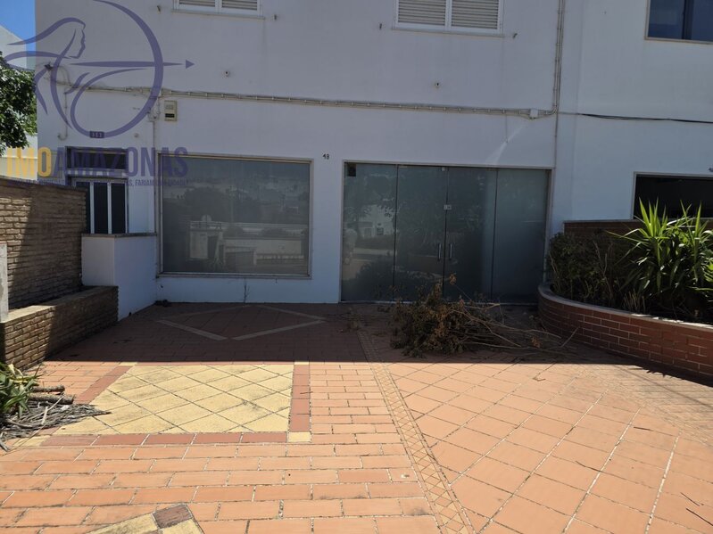 Shop Industrial with 145sqm Lagoa (Algarve) - toilet, parking lot, storefront
