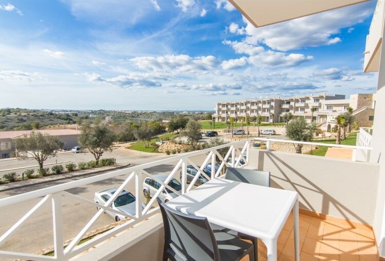 Apartment 1 bedrooms Carvoeiro Lagoa (Algarve) - swimming pool, terrace, garden, fireplace, kitchen, gardens, balcony, furnished, underfloor heating, ground-floor