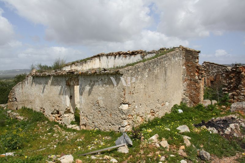 Plot Urban/agricultural with 3874sqm Loulé São Clemente - fruit trees