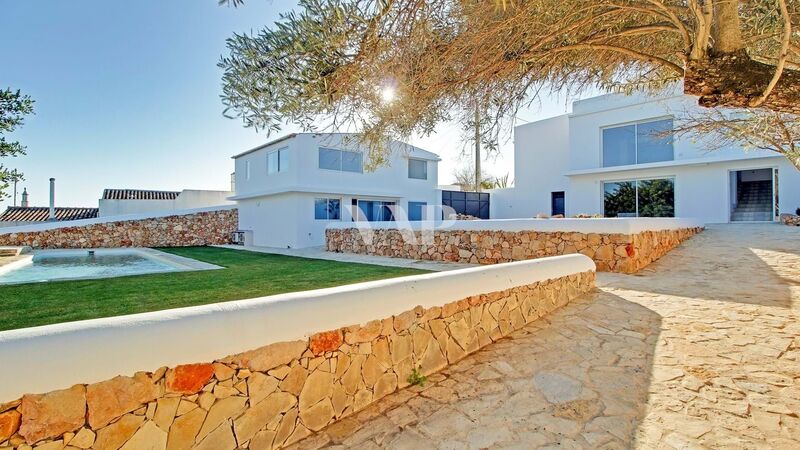 House Modern 5 bedrooms Boliqueime Loulé - sea view, air conditioning, tiled stove, solar panels, quiet area, double glazing, automatic irrigation system, garden, underfloor heating, terrace, countryside view, swimming pool, automatic gate
