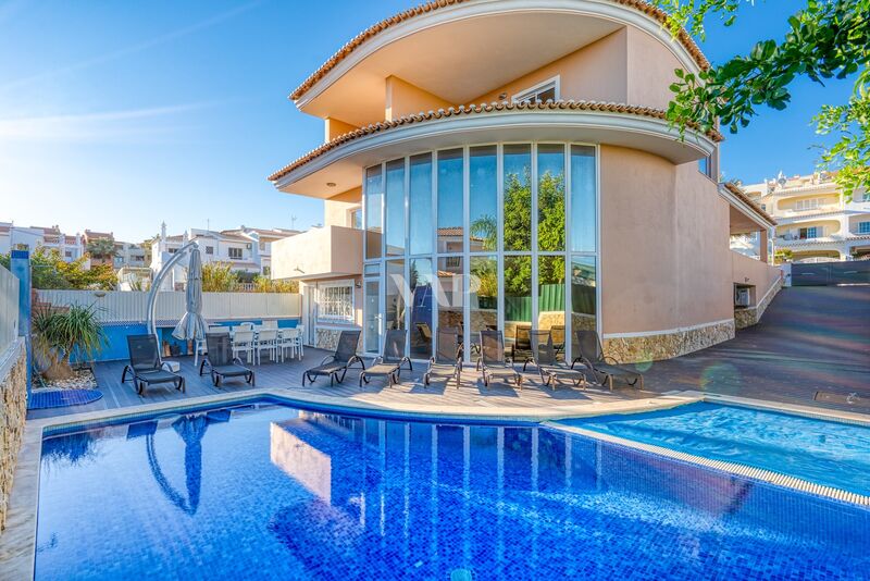 House 3+2 bedrooms Modern Albufeira - double glazing, garage, balcony, air conditioning, store room, heat insulation, swimming pool