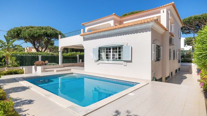 House 3 bedrooms in the center Vilamoura Quarteira Loulé - fireplace, swimming pool, double glazing, acoustic insulation, air conditioning, terrace