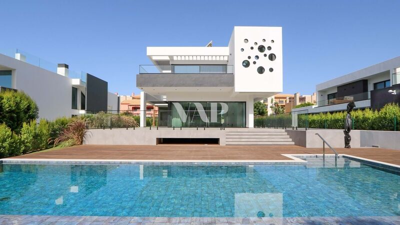 House Modern 5 bedrooms Vilamoura Quarteira Loulé - swimming pool, barbecue, terrace, double glazing, balcony, garden, solar panels, balconies, garage, air conditioning