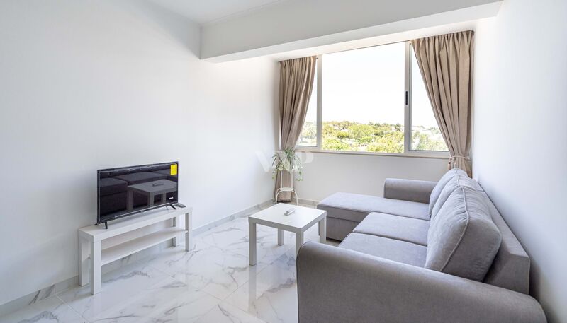 Apartment T2 Renovated well located Quarteira Loulé - air conditioning, double glazing, parking space, garage