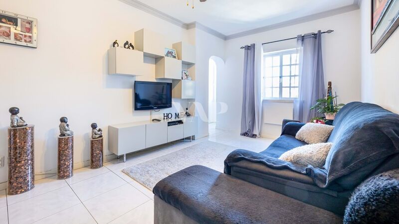 Apartment T1+1 in the center Quarteira Loulé - double glazing, store room, air conditioning, garage