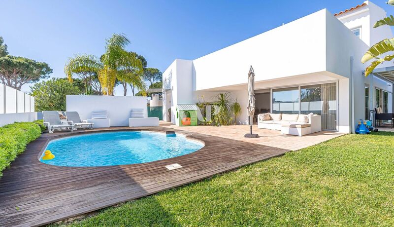 House V4 Renovated Vilamoura Quarteira Loulé - fireplace, double glazing, air conditioning, swimming pool, garden, terrace
