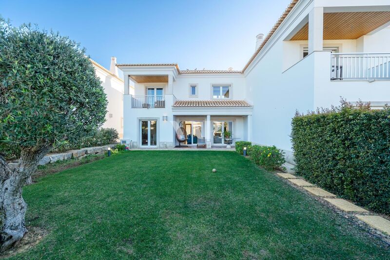 House in the center 3 bedrooms Vilamoura Quarteira Loulé - private condominium, swimming pool, equipped, fireplace, garden