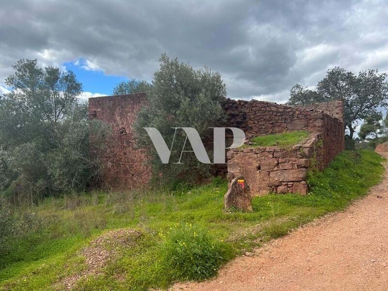 Lote de terreno Urbano com ruína Querença Loulé - electricidade, bons acessos, água