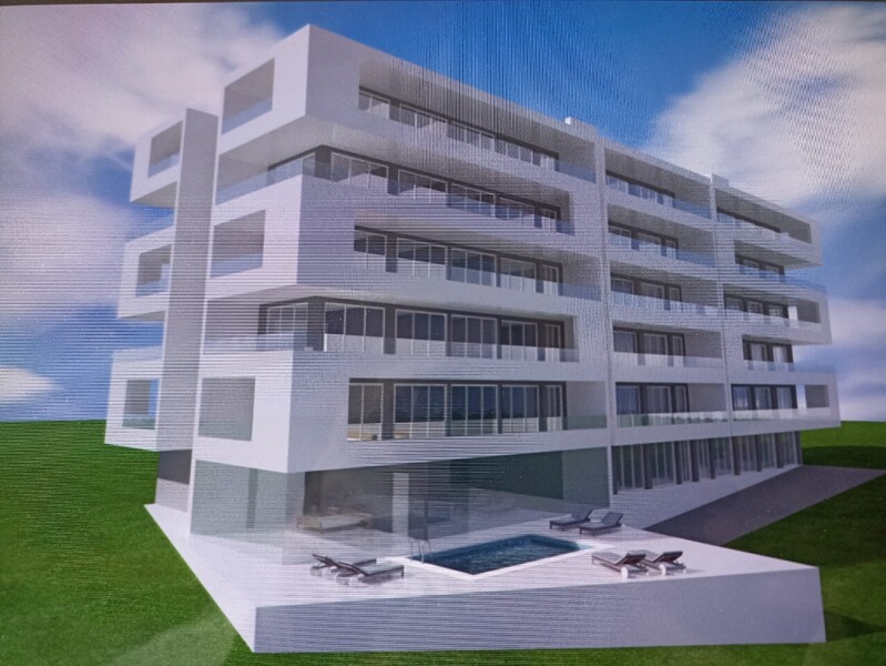 Plot of land with 807sqm São Clemente Loulé - garage, solar panels, water