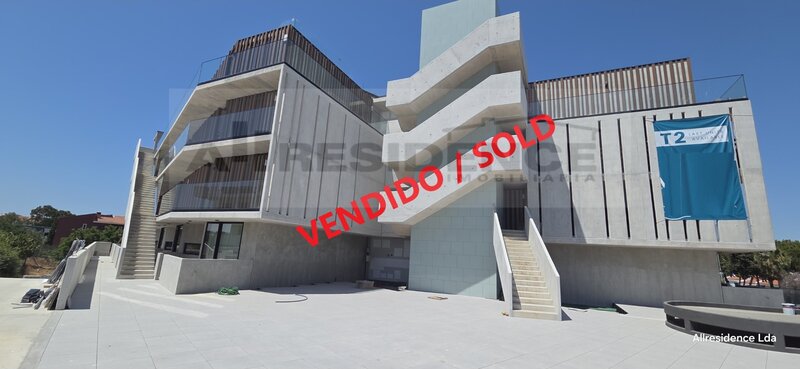 Apartamentos T2 em construção com garagem piscina na cobertura com vista mar e de elevada qualidade de construção
