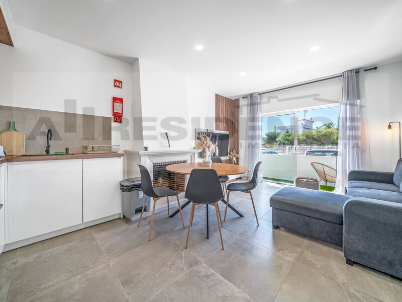 Apartamento T0+1 quarto renovado em Albufeira, Oura