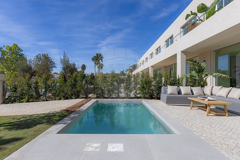 Moradia T2 à venda em Santa Bárbara de Nexe, Faro RE/MAX Portugal