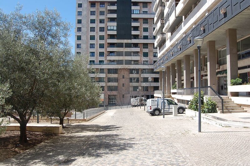 Loja para arrendar em Estrela, Lisboa RE/MAX Portugal