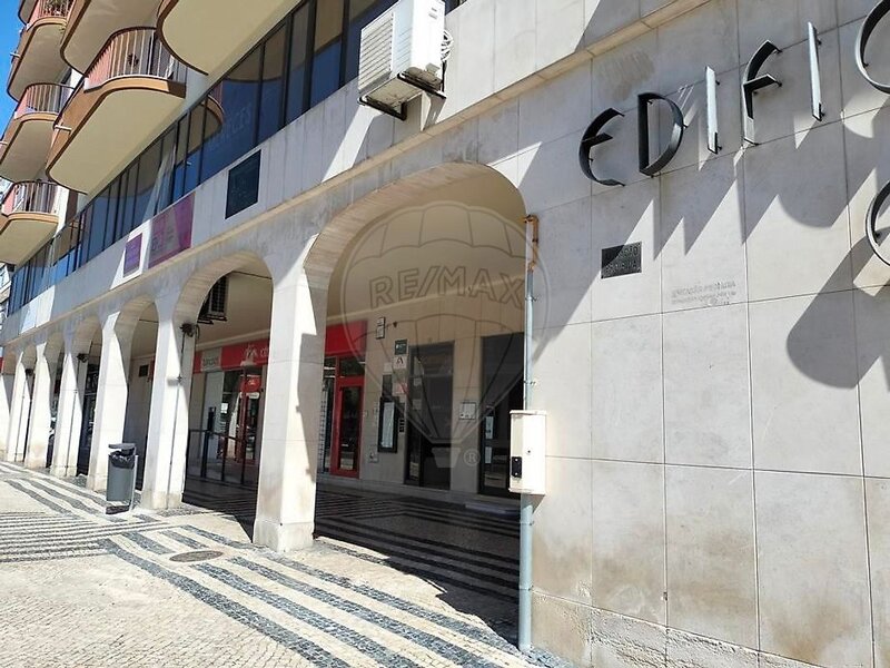 Loja para arrendar em Alverca do Ribatejo e Sobralinho, Vila Franca de Xira RE/MAX Portugal