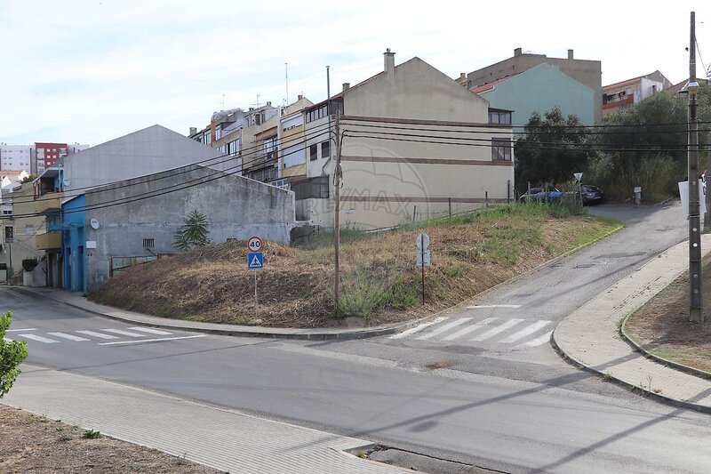 Terreno à venda em Lumiar, Lisboa RE/MAX Portugal