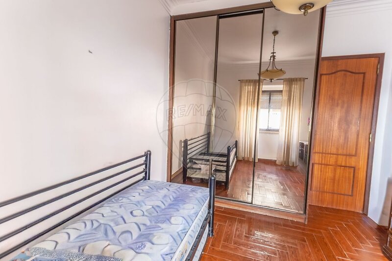 Apartamento T2 à venda em Venteira, Amadora RE/MAX Portugal