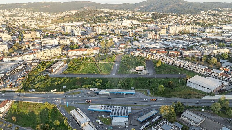 Terreno à venda em Braga (Maximinos, Sé e Cividade), Braga RE/MAX Portugal