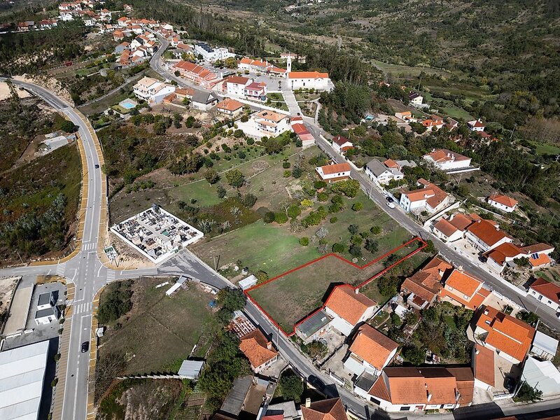 Terreno à venda em Colmeias e Memória, Leiria RE/MAX Portugal