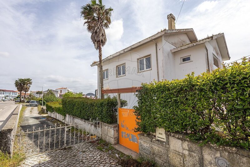 Moradia T7 à venda em Marrazes e Barosa, Leiria RE/MAX Portugal