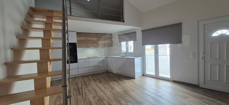 Arrecadação para arrendar em Meca, Alenquer RE/MAX Portugal
