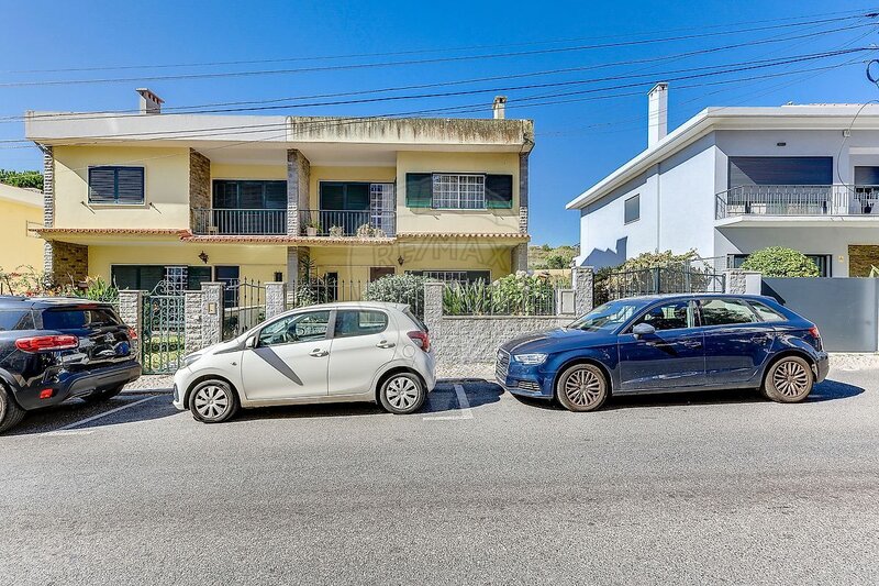 Moradia T4 à venda em Massamá e Monte Abraão, Sintra RE/MAX Portugal