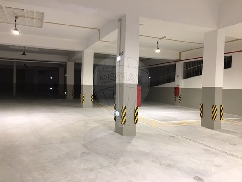 Garagem para arrendar em Estrela, Lisboa RE/MAX Portugal