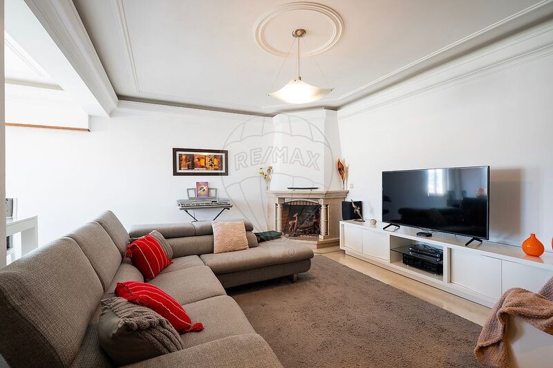 Apartamento T3 à venda em Loures, Loures RE/MAX Portugal