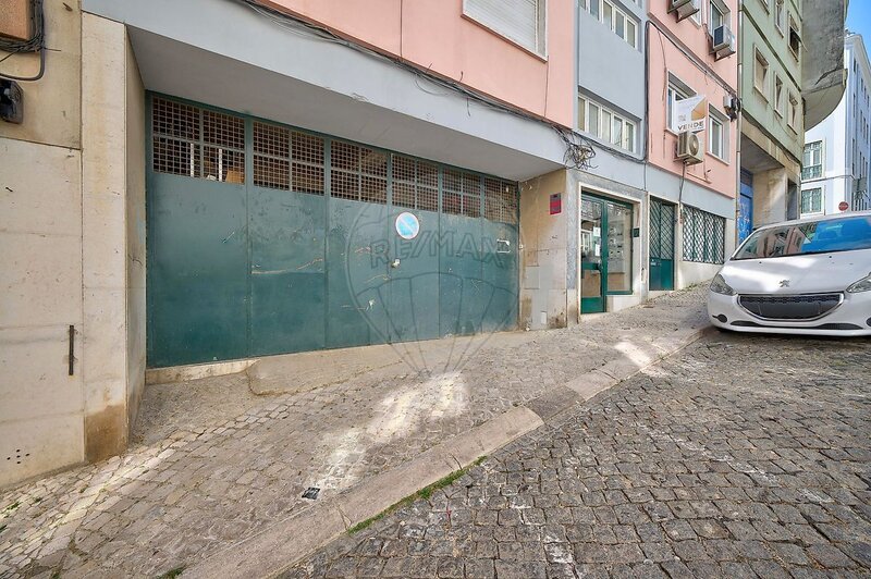 Armazém à venda em Santo António, Lisboa RE/MAX Portugal