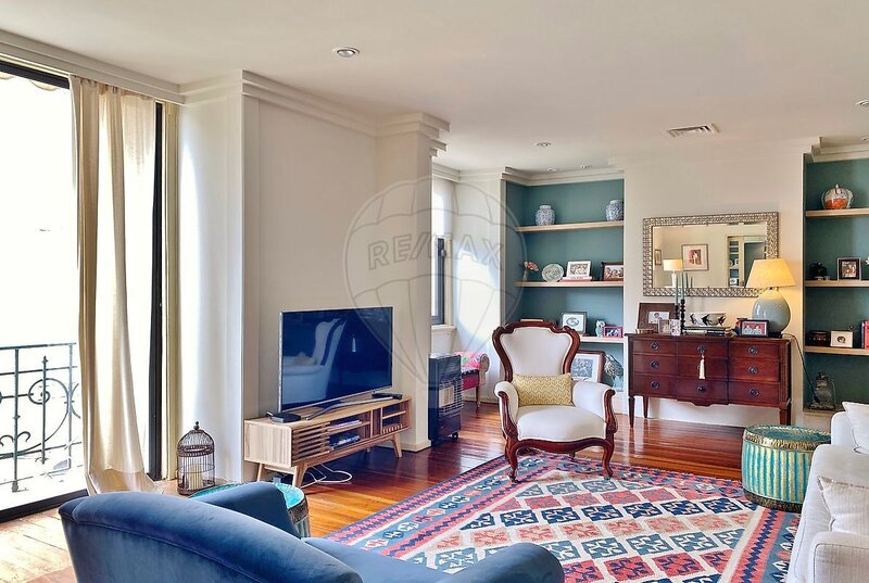 Apartamento T4 à venda em Estrela, Lisboa RE/MAX Portugal