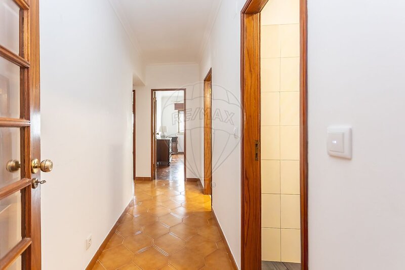 Apartamento T3 à venda em Massamá e Monte Abraão, Sintra RE/MAX Portugal
