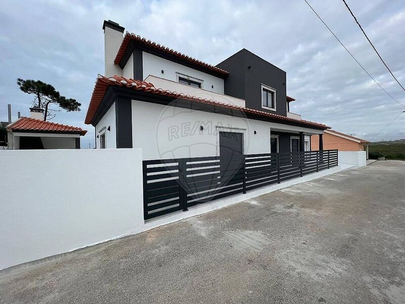 Moradia T3 para arrendar em A dos Cunhados e Maceira, Torres Vedras RE/MAX Portugal