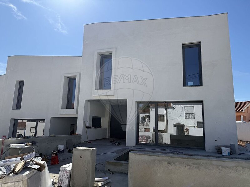 Moradia T3 à venda em Turcifal, Torres Vedras RE/MAX Portugal