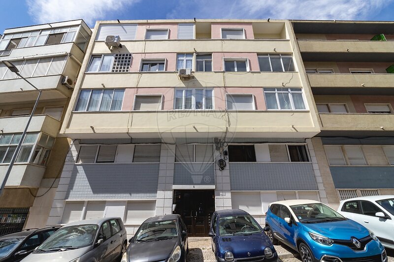 Apartamento T2 à venda em Beato, Lisboa RE/MAX Portugal