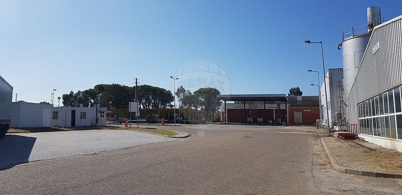 Industrial à venda em Santarém (Marvila), Santa Iria da Ribeira de Santarém, Santarém (São Salvador) e Santarém (São Nicolau), Santarém RE/MAX Portugal