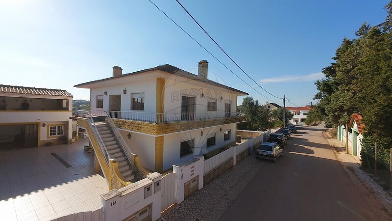 Moradia T4 à venda em Painho e Figueiros, Cadaval RE/MAX Portugal